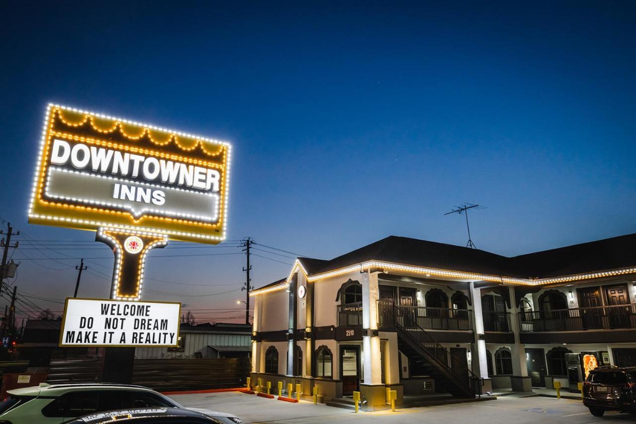 Hotel Downtowner - Downtown & Convention Center